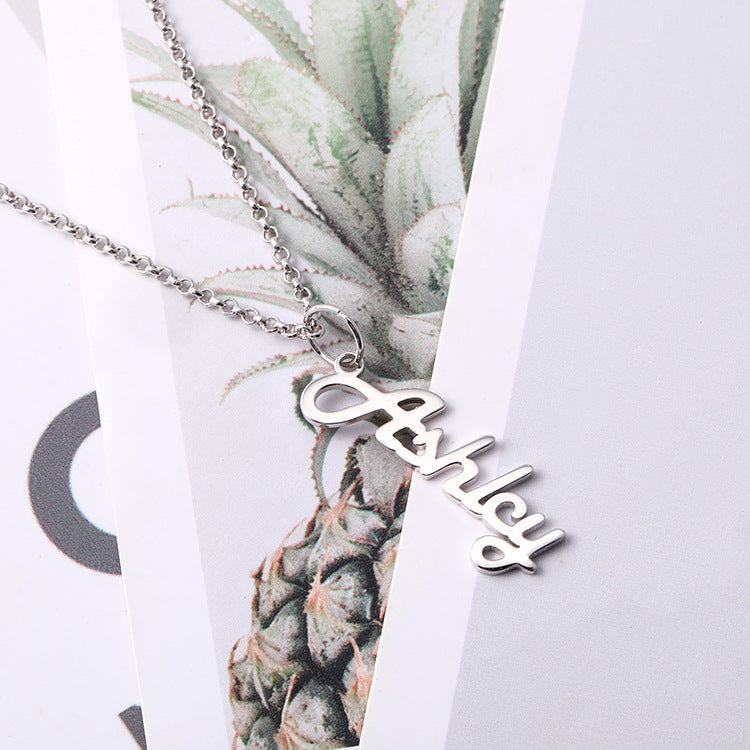 Custom heart-shaped English name necklace, silver jewelry, personalized design, wholesale available.