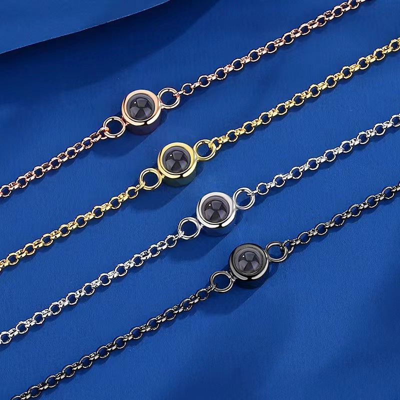 New expandable bracelet with nano projection, "I Love You" in 100 languages, minimalist design