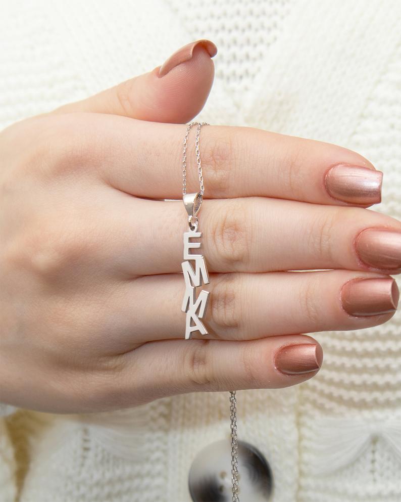 Hot Sale S925 Silver Vertical Name Necklace - Personalized Pendant for Women & Couples, Perfect Gift.