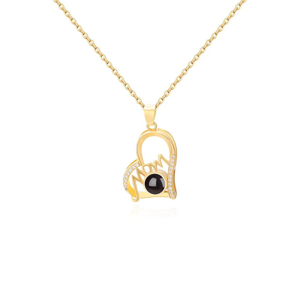 100 languages diamond-studded heart "Mom" projection necklace, trendy minimalist clavicle pendant.