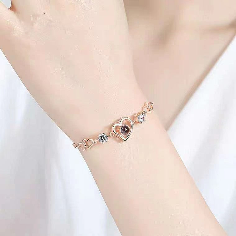 Heart bracelet for women, stylish and luxury, custom photo projection in 100 languages, perfect Christmas gift.