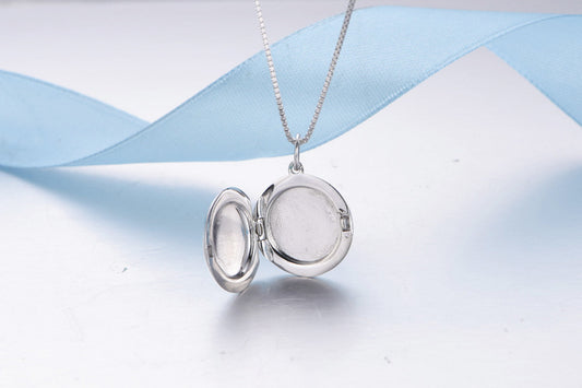 New S925 sterling silver round pendant with customizable photo and personalized engraving for commemorative purposes.