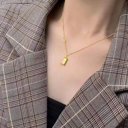 Gold bar necklace for women, titanium steel pendant, luxury square design, fade-resistant, similar to luxury jewelry.