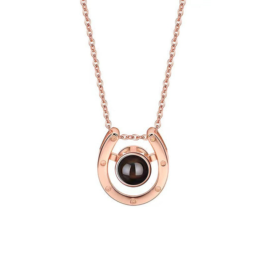 New 100-language projection necklace with a horseshoe print design, trendy, personalized with color photo projection – a perfect gift.