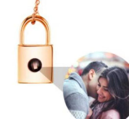 Custom 100 languages photo projection necklace, perfect Christmas gift.