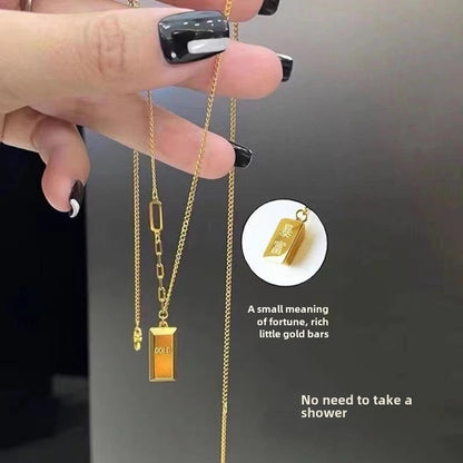 Gold bar necklace for women, titanium steel pendant, luxury square design, fade-resistant, similar to luxury jewelry.